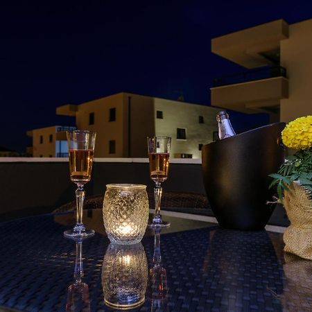 تروغير Vila White المظهر الخارجي الصورة