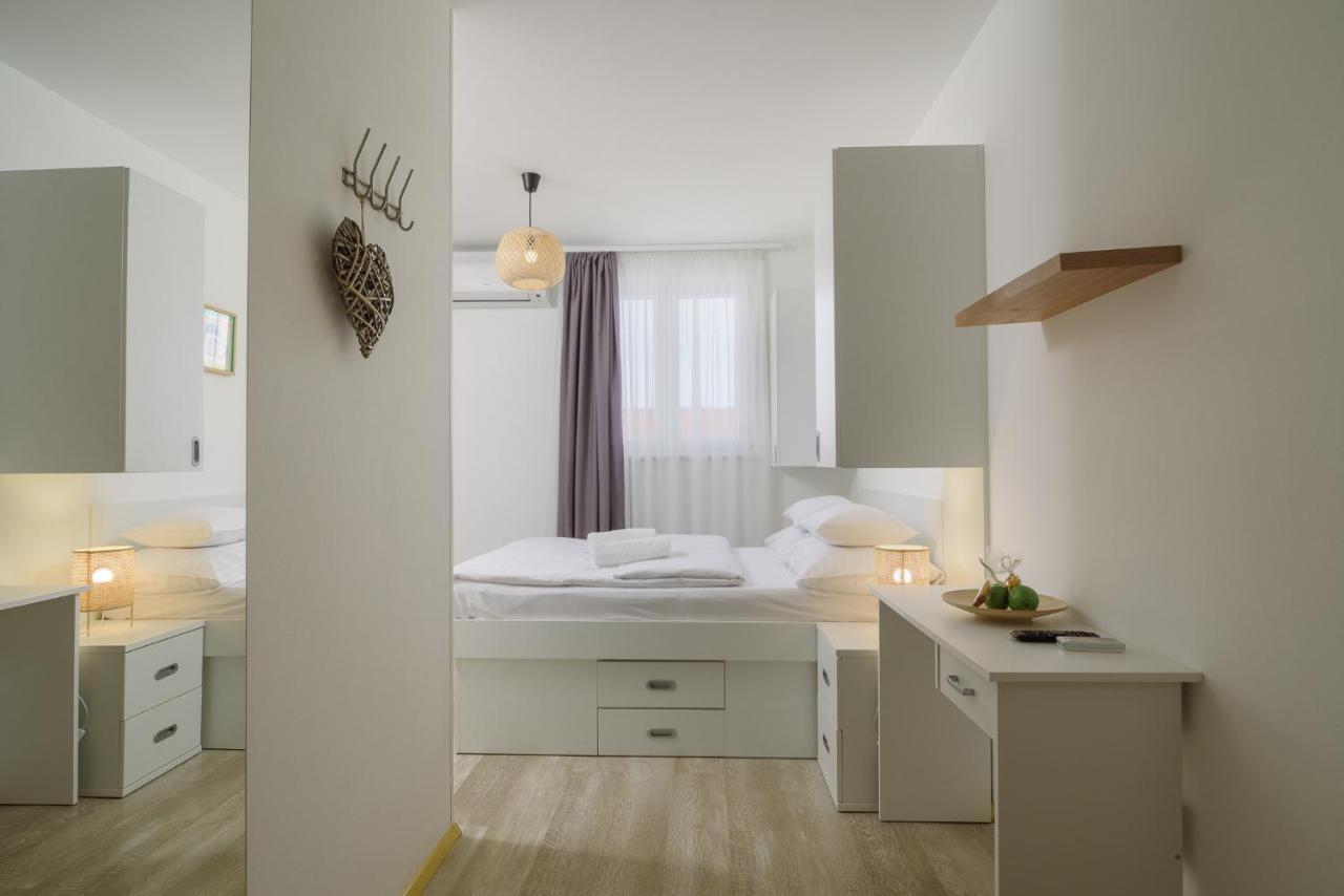 تروغير Vila White المظهر الخارجي الصورة