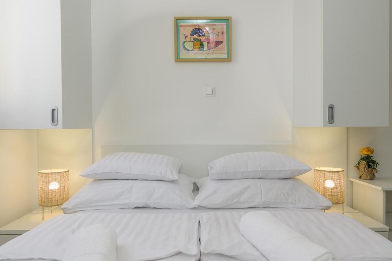 تروغير Vila White المظهر الخارجي الصورة
