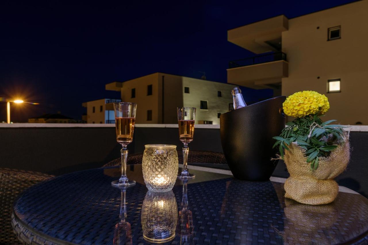 تروغير Vila White المظهر الخارجي الصورة