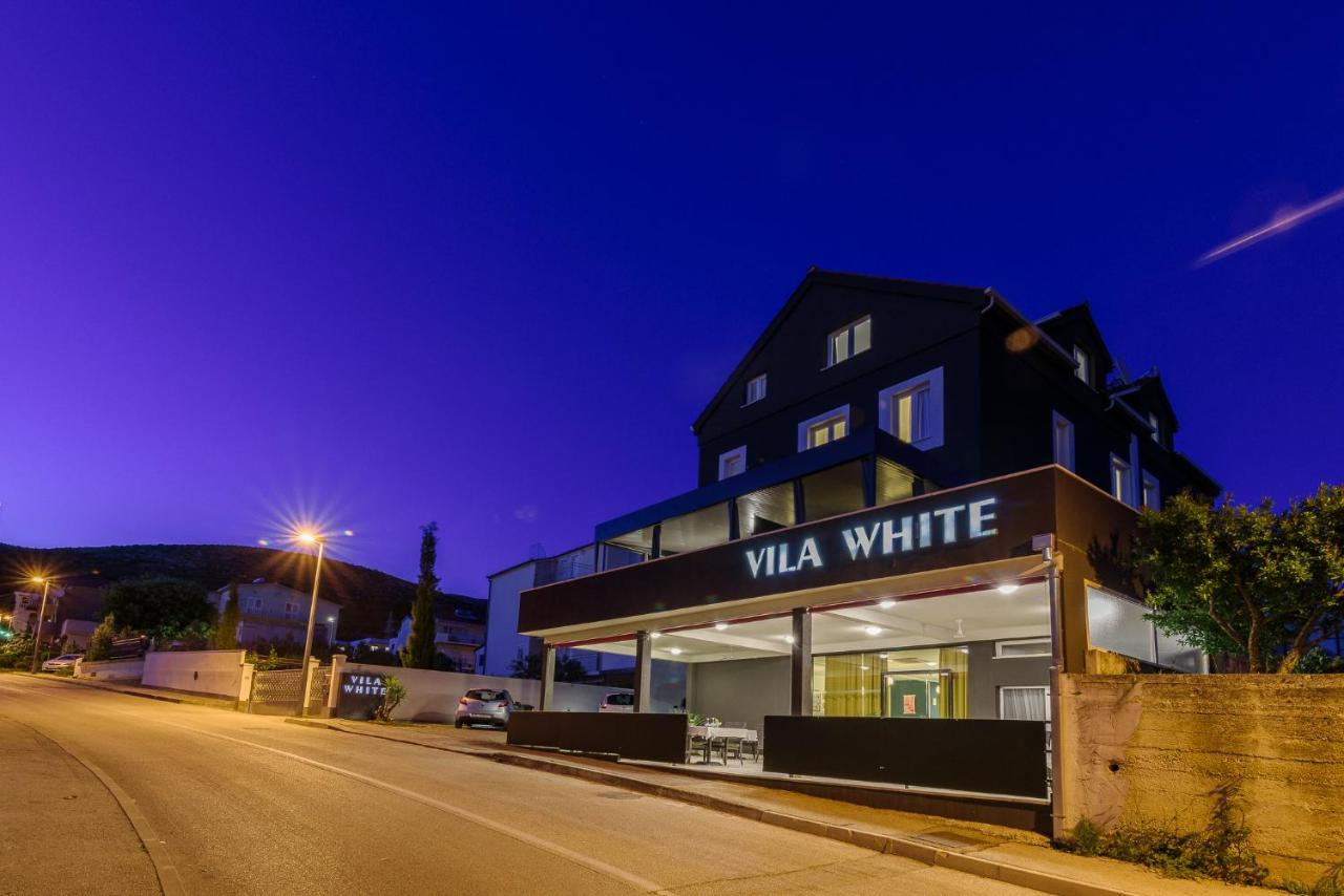 تروغير Vila White المظهر الخارجي الصورة