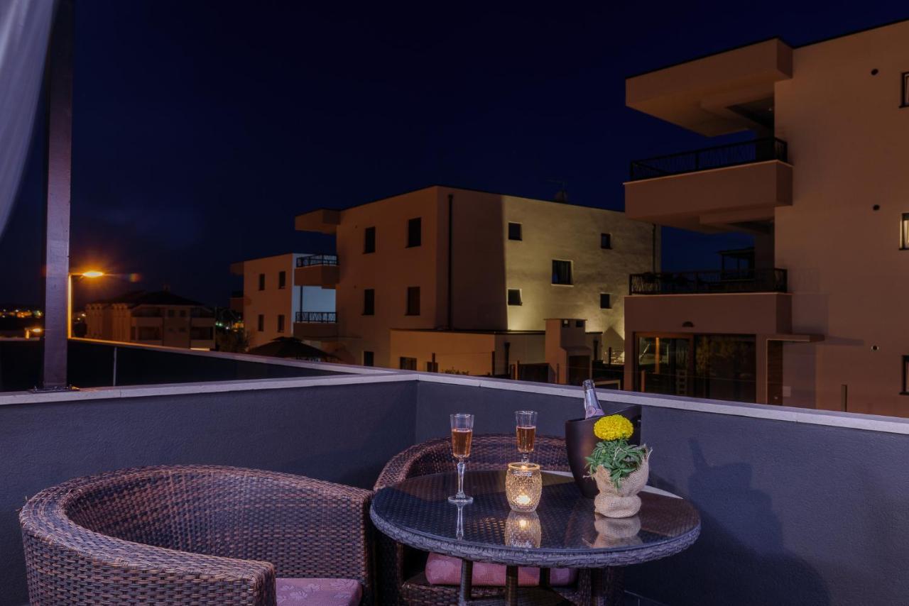 تروغير Vila White المظهر الخارجي الصورة