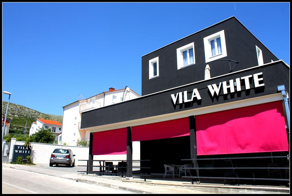تروغير Vila White المظهر الخارجي الصورة