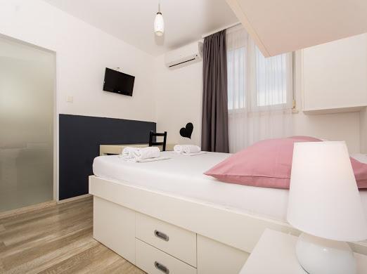 تروغير Vila White المظهر الخارجي الصورة