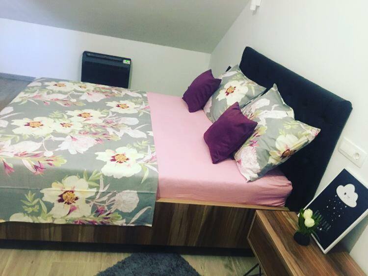 تروغير Vila White المظهر الخارجي الصورة